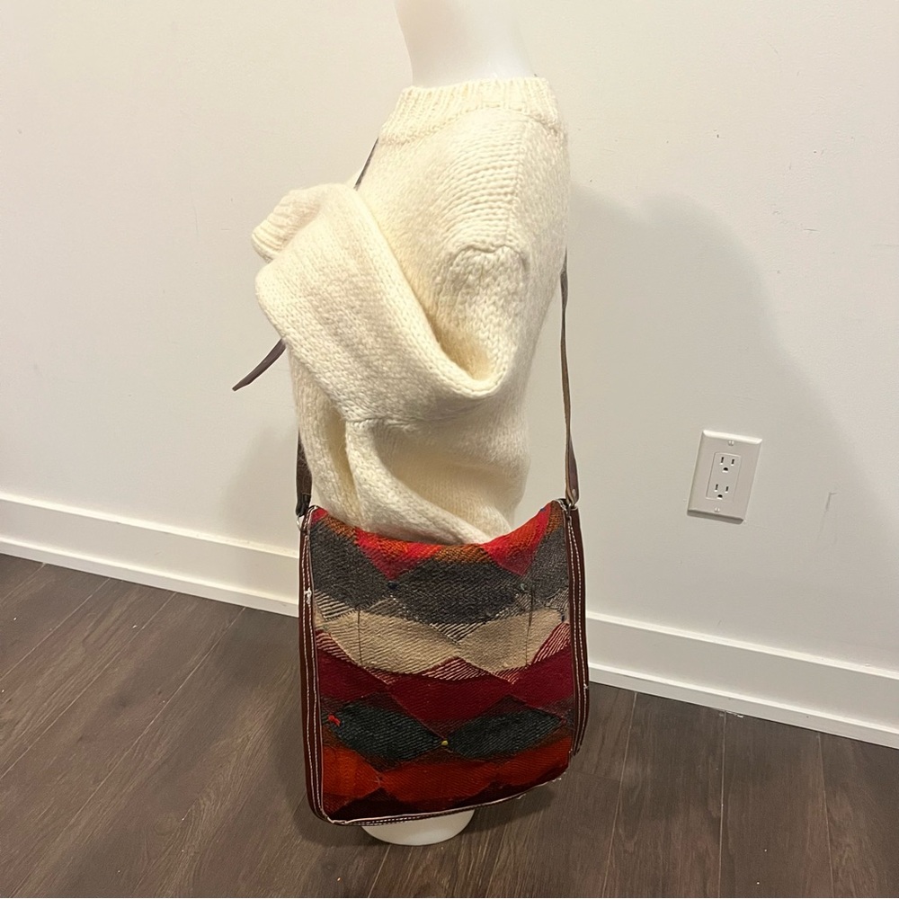 Traditional hand woven Persian Kilim crossbody bag with leather trim like new - Picture 7 of 7